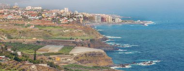 Puerto de la Cruz kıyıları Tenerife adasında