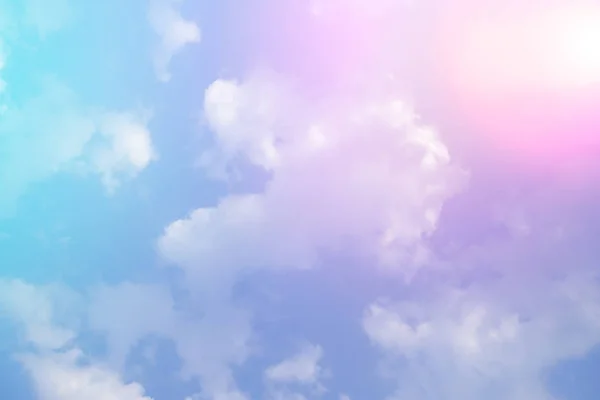 Barevné nebe a mraky, růžový a modrý barvy pozadí — Stock fotografie