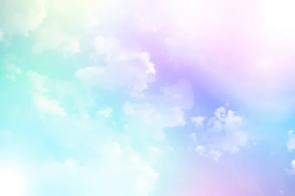 Barevné nebe a mraky, růžový a modrý barvy pozadí — Stock fotografie