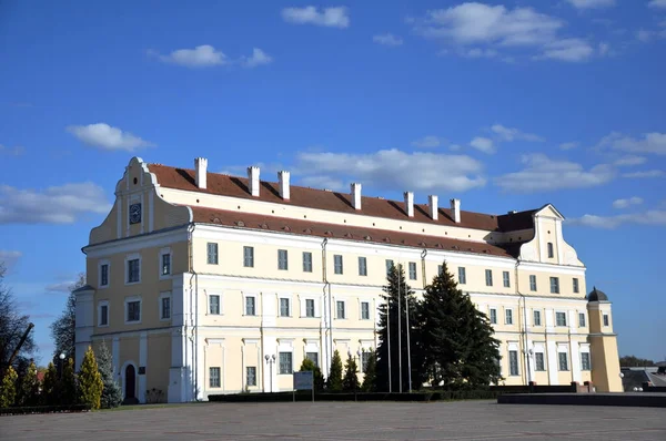 Jezuïetencollege in Pinsk, Republiek Belarus. — Stockfoto