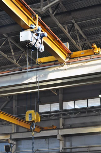 Planta para la producción de estructuras metálicas . — Foto de Stock