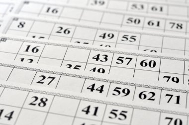 Tahta elementlerle eski bir loto oyunu. Bingo kartları.