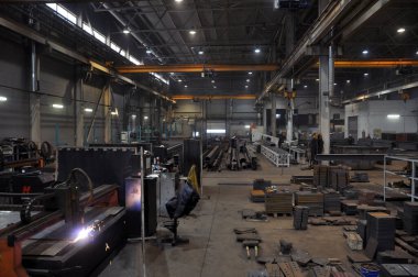 13 Şubat 2020 - Moskova, Rusya: bir metal fabrikasının üretim odasının içi. Plasma Kesme Makinesi