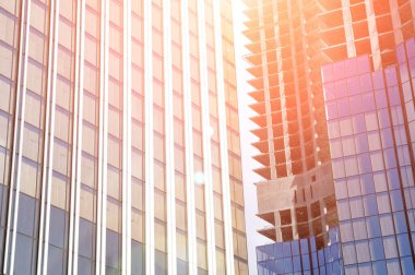 İnşaat halindeki bir gökdelenin soyut görüntüsü. Boyama