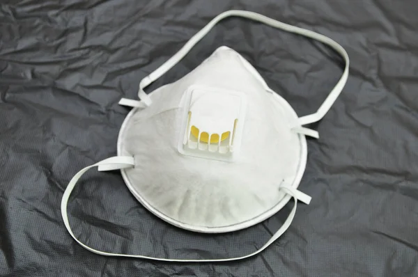 Máscara Blanca Sobre Fondo Negro Respirador Con Válvula Ventilación Máscara — Foto de Stock