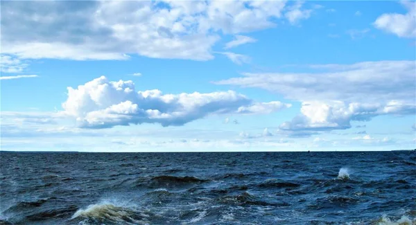 Hint Okyanusunun Mükemmel Gökyüzü Suyu — Stok fotoğraf