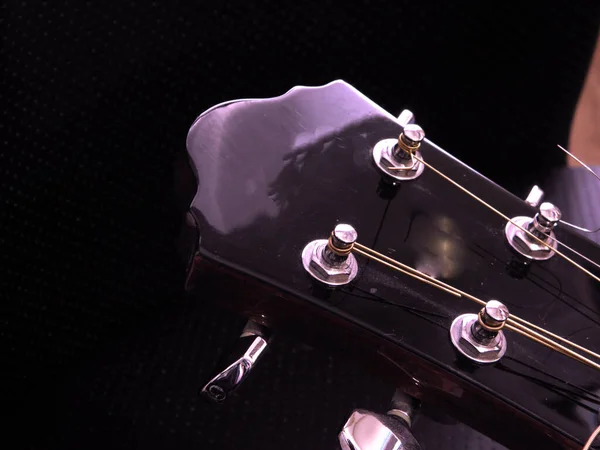 Cuello Guitarra Con Cuerdas Cerca —  Fotos de Stock
