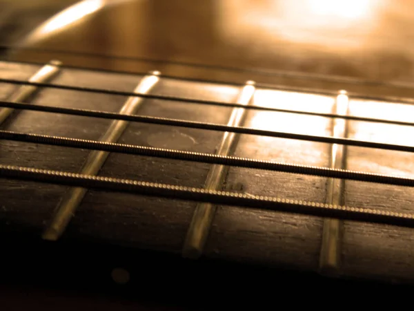 Cordas Pescoço Uma Guitarra Acústica — Fotografia de Stock