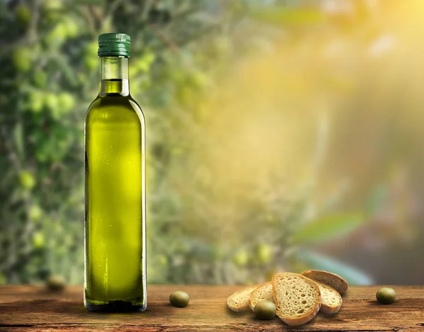 Bottiglia di olive da olio — Foto Stock