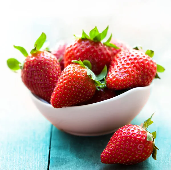 Strawberries White Bowl Azure Wood — Stock Photo, Image