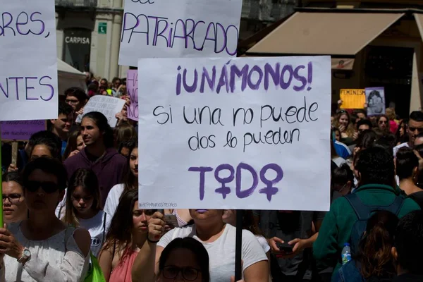 Загальний страйк студентів за "скандальний вирок" "La Manada'" — стокове фото