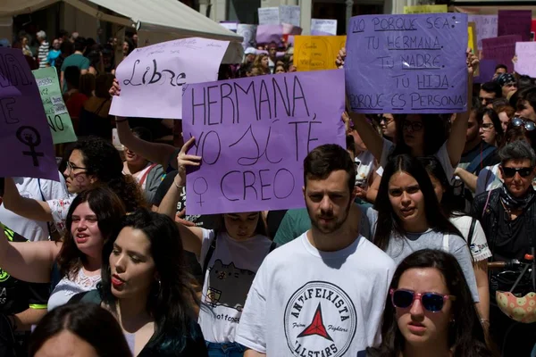 General strike of students for the "scandalous sentence" of 'La Manada' — Stock Photo, Image