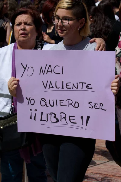 Huelga general de los estudiantes por la "condena escandalosa" de 'La Manada' — Foto de Stock