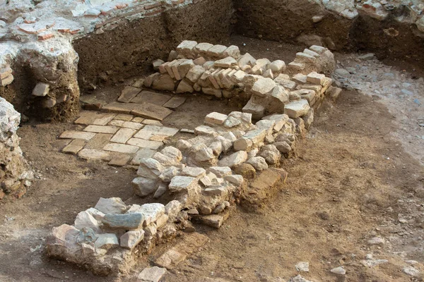 2020年2月18日 スペイン マラガ 考古学発掘現場 人骨遺跡 古代建築遺跡 アストリア ヴィクトリア シネマ遺跡 — ストック写真