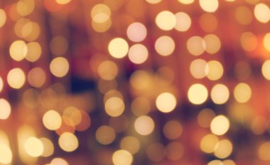 Garland penceresinde güzel ışık.