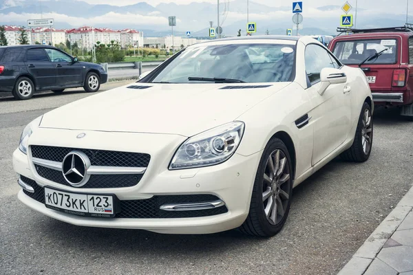 Yeni beyaz spor Mercedes Benz Slk. — Stok fotoğraf