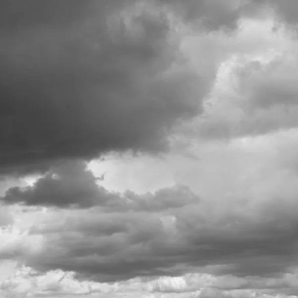 Sfondo di nuvole drammatiche. — Foto Stock