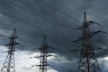 yüksek gerilim elektrik direkleri 