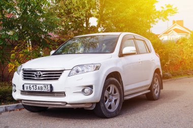 Toyota Rav4 banliyöde Park