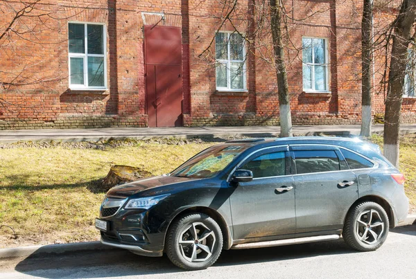 Acura MDX (Honda MDX) estacionado en la calle de Smolensk City — Foto de Stock