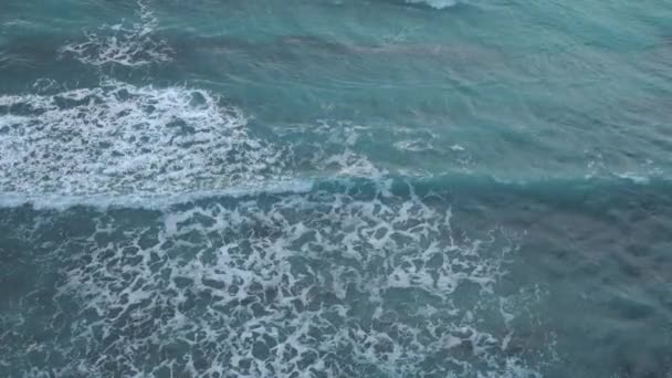 水の波、海海を背景 — ストック動画