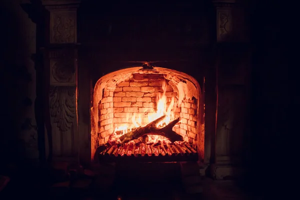 Brûler Feu Dans Vieux Manoir Cheminée — Photo