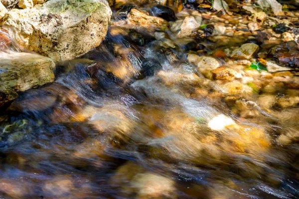 Tormentosa Corriente Agua Pequeño Río Rocoso —  Fotos de Stock