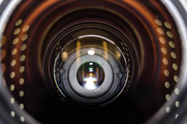 Bir kamera lensinin soyut yakın plan görüntüsü