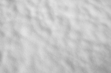 Hafif dalgalı berrak kar manzarası