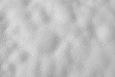 Hafif dalgalı berrak kar manzarası