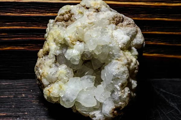 Kuvars Mineralinin Druse Kaya Kristali Kapat — Stok fotoğraf