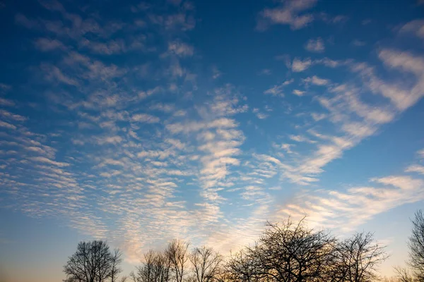 Stratocumulus Wolken Bei Sonnenuntergang Schöne Wolkenlandschaft — Stockfoto