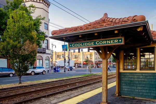 Coolidge Corner tågstopp — Stockfoto