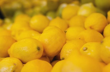 Limon limonu, limon ağacı, uzun ömürlü bir meyve ağacıdır. Meyvesi limon.