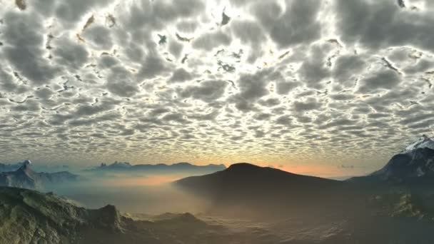 Puesta de sol bajo las nubes luminosas — Vídeos de Stock