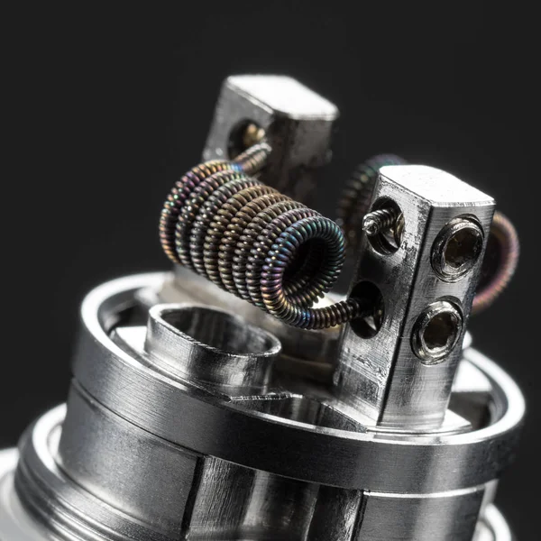 Multistrand pásu taveného Clapton na dripper zlato — Stock fotografie