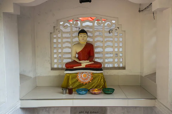 Buddha statue at the temple. Sri lanka, Mirissa — Stock Photo, Image