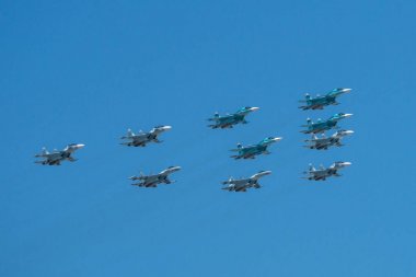 Moskova, Rusya - 7 Mayıs 2017: Zafer geçidi içinde yeniden provaya