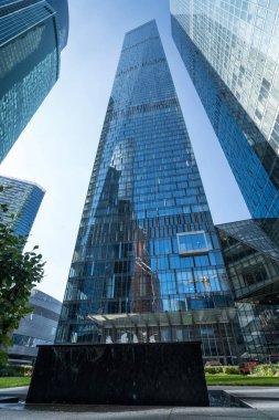 Moskova - 31 Ağustos 2017: Moscow City skyscra fütüristik görünümünü