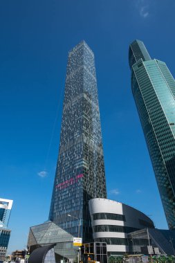Moskova - 31 Ağustos 2017: Moscow City skyscra fütüristik görünümünü