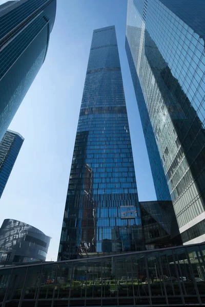 Moskova - 31 Ağustos 2017: Moscow City skyscra fütüristik görünümünü