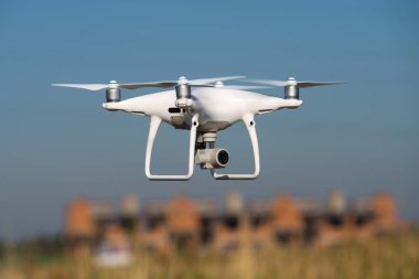 Moscow, Rusya Federasyonu - 24 Eylül, 2017: ile DJI indeks işlem Phantom 4 pro quadcopte