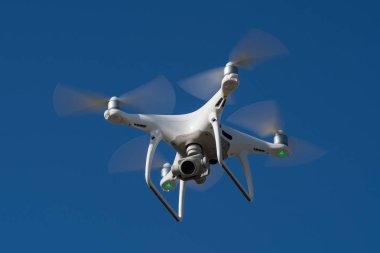 Moscow, Rusya Federasyonu - 24 Eylül, 2017: ile DJI indeks işlem Phantom 4 pro quadcopte