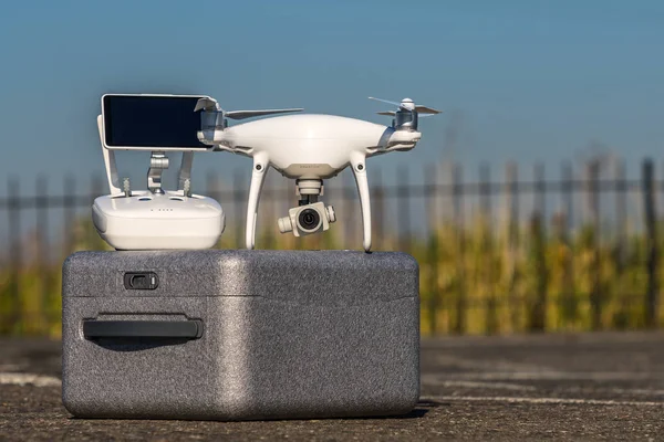 Moscow, Rusya Federasyonu - 24 Eylül, 2017: Phantom 4 Pro bir dron FL