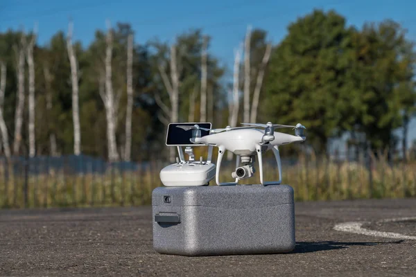 Moscow, Rusya Federasyonu - 24 Eylül, 2017: Phantom 4 Pro bir dron FL