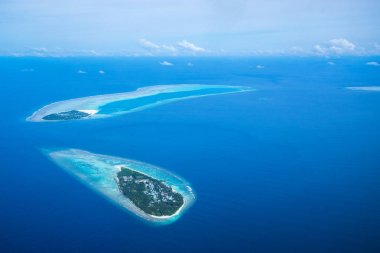 Atolls, Hint Okyanusu Mal üzerinde deniz uçağı penceresinden havadan görünümü