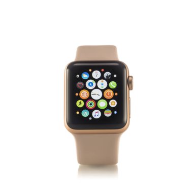 Moskova, Rusya - 07 Ekim 2017: Yeni Apple Watch serisi 3 altın