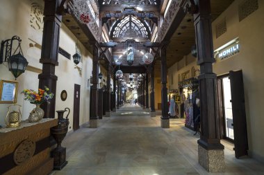 Dubai, Birleşik Arap Emirlikleri-Ocak 05,2018: Madinat Jumeirah Ara mağazalarında