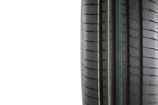 Neuer Reifen isoliert auf weißem Hintergrund — Stockfoto