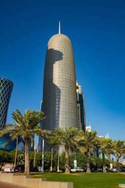 Doha, Katar - 23 Kasım 2019: The West Bay City silueti 